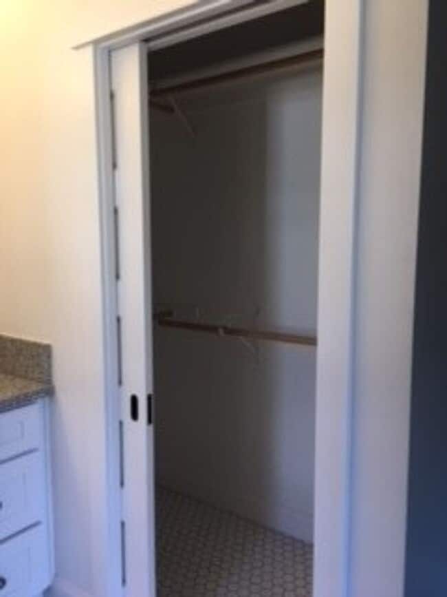 Building Photo - 1127 George St