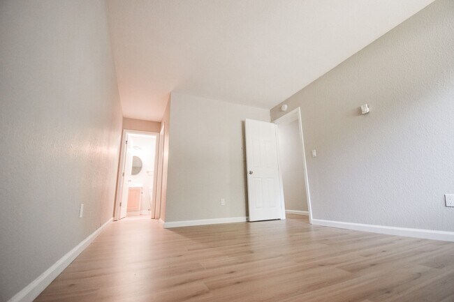 Building Photo - 9515 SW 146th Terrace