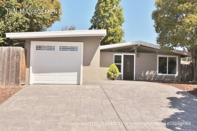 Primary Photo - 262 Velvetlake Dr