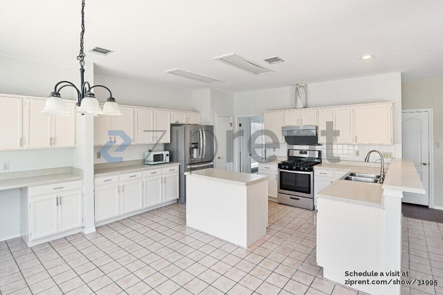Building Photo - 1212 Fox Sparrow Trail