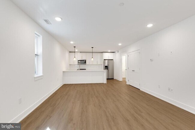 Building Photo - 1335 N Marston St