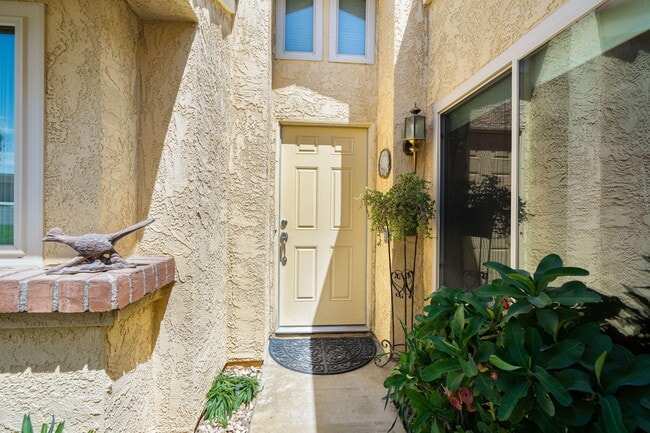 Building Photo - 41612 Aventine Ct