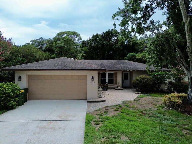 Building Photo - 423 Whispering Oaks Ct