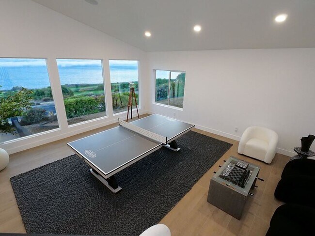 Building Photo - 32551 Seacliff Dr