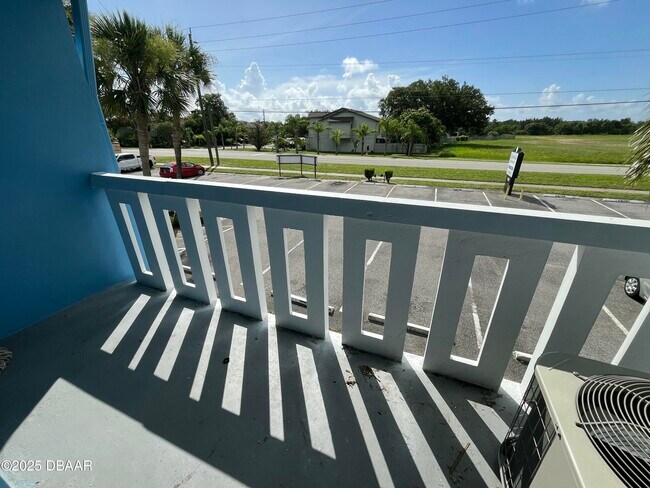 Building Photo - 1850 S Park Ave