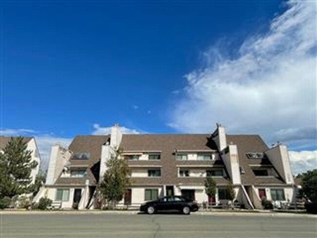 Building Photo - Soda Lakes Condo
