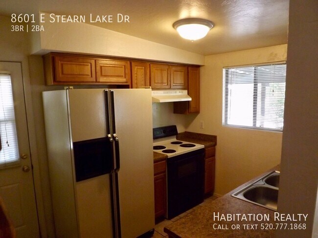 Building Photo - 8601 E Stearn Lake Dr