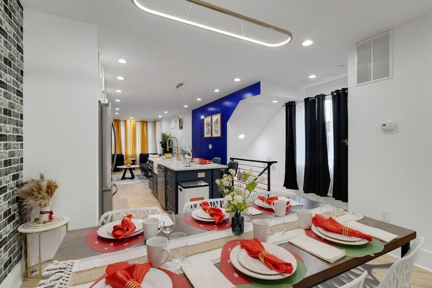 Building Photo - 1417 Montello Ave NE