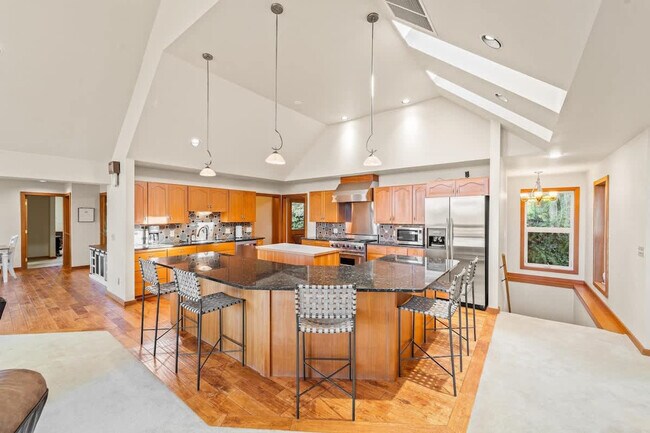 Building Photo - 7755 Cully Ln