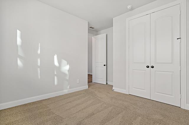 Building Photo - 124 Spanish Bluebell Dr