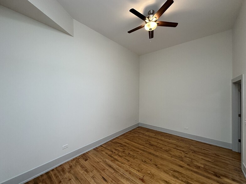 Building Photo - 1432 W 21st St