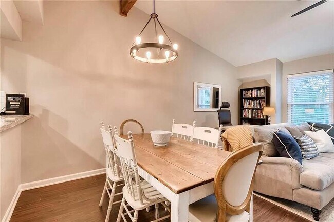 Building Photo - 5313 Indio Dr