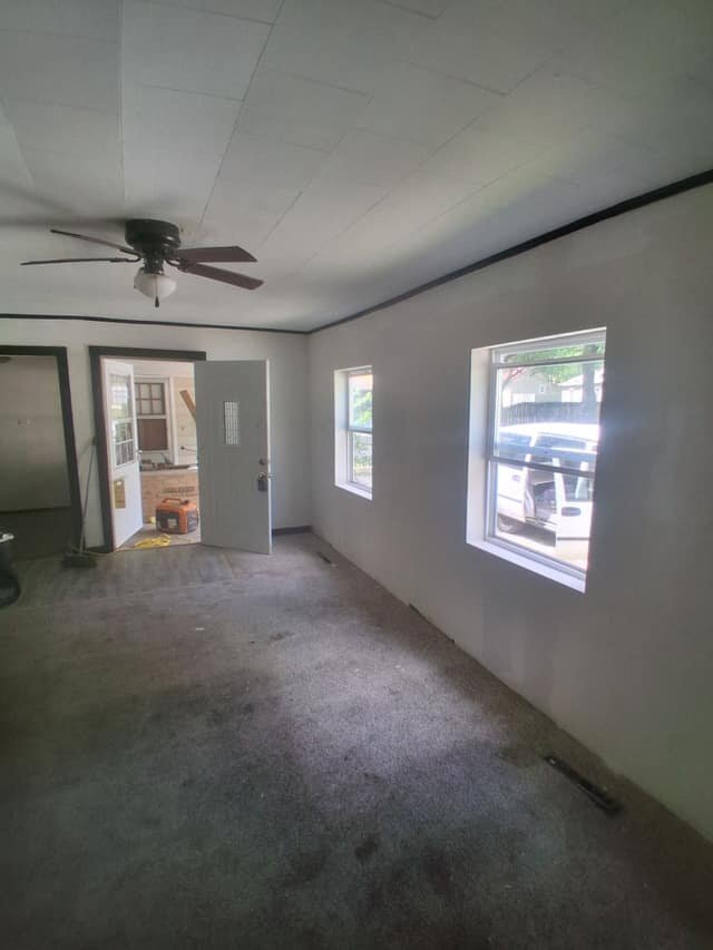Building Photo - 11 B Ln