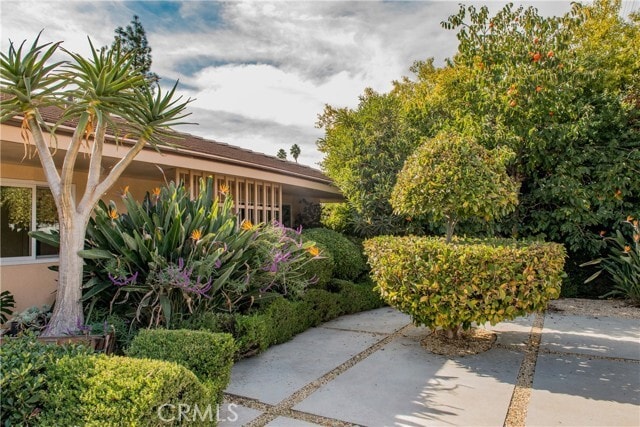 Building Photo - 13104 Magnolia Blvd