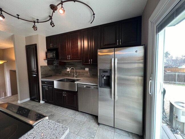 Building Photo - 4 Bedroom Updated Home in Garden Ranch