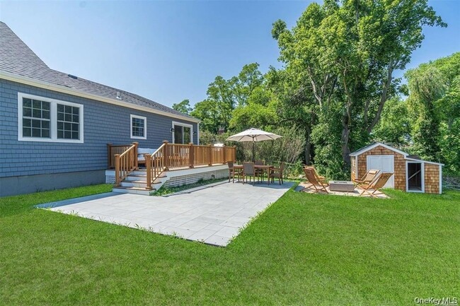 Building Photo - 970 Village Ln