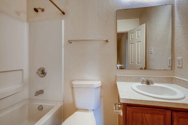 Building Photo - Lawn Care Included! $250.00 Off your 1st Full Months rent!