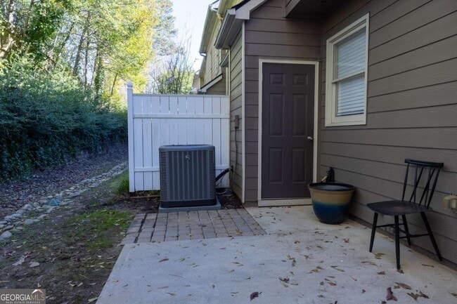 Building Photo - 1232 Harris Commons Pl