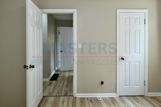 Building Photo - 3453 St Bernard Dr