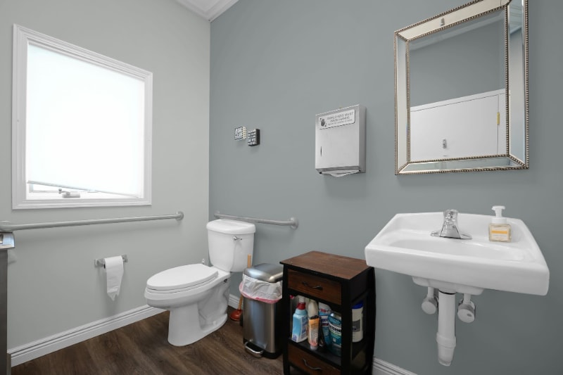 Building Photo - 40 Clairedan Dr