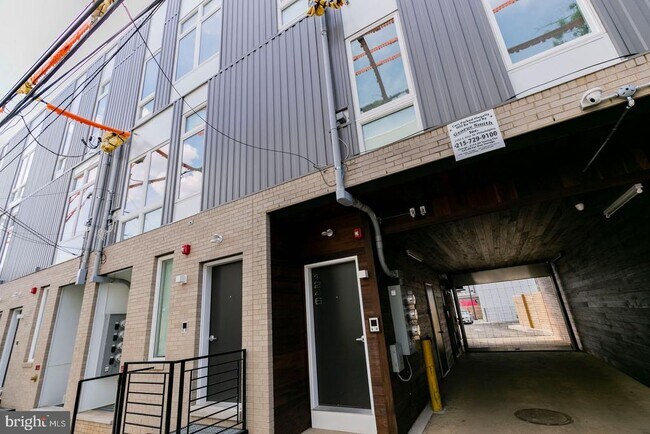 Building Photo - 1242 N Taney St