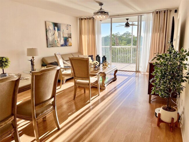 Building Photo - 3010 N Course Dr