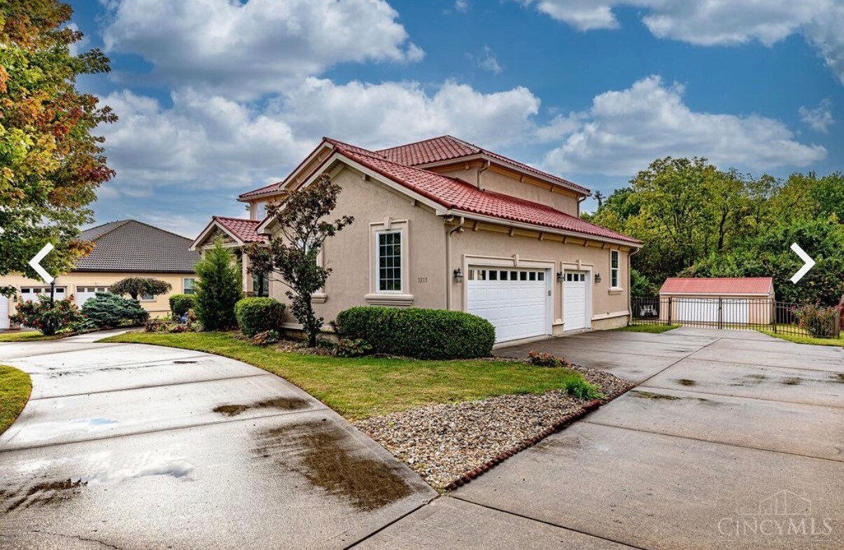 Building Photo - 3323 Devonian Dr