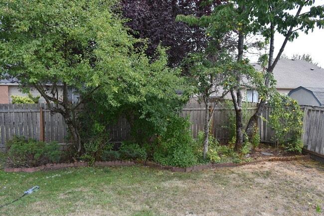 Building Photo - 5706 Crystal Ct SE