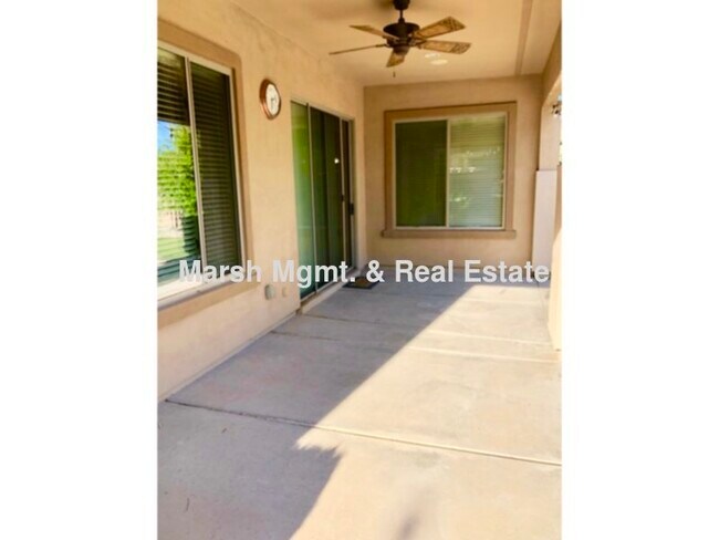 Building Photo - Beautiful 2-story 5 bedroom home with fenc...
