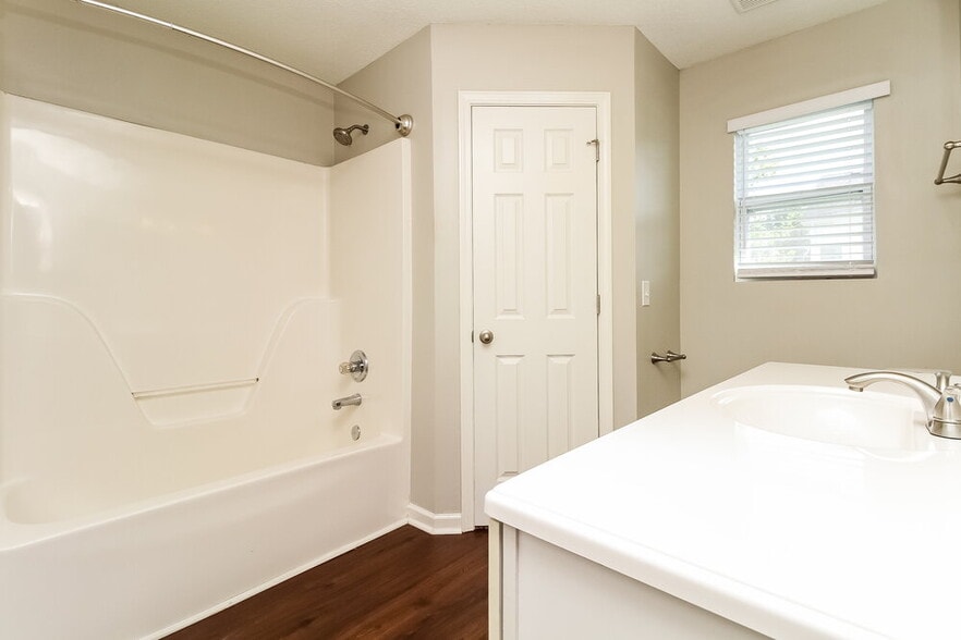 Building Photo - 5039 Boyd Dr