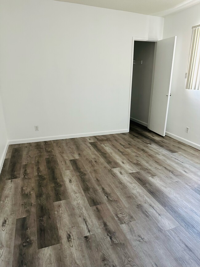 Building Photo - 11841 Avon Way