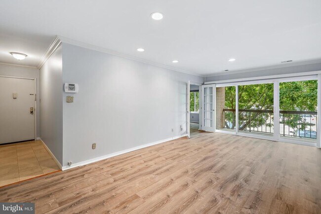 Building Photo - 11401 Commonwealth Dr