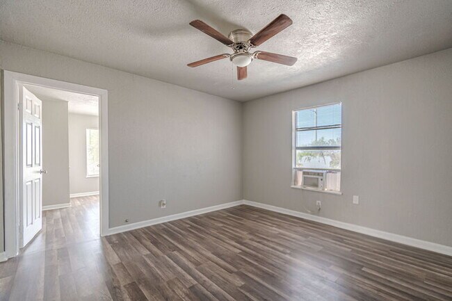 Building Photo - 2323 Arbor Pl