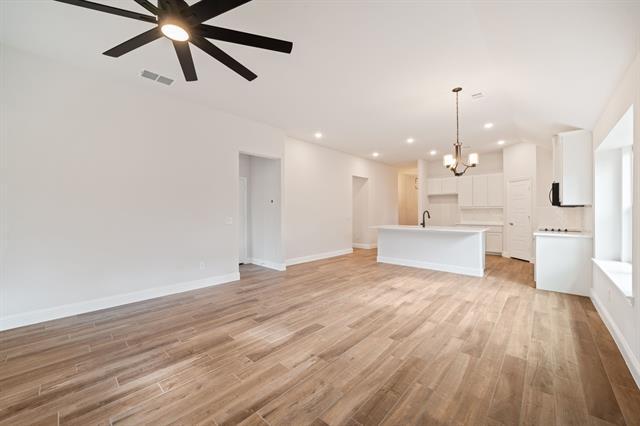 Building Photo - 618 Kyle Dr