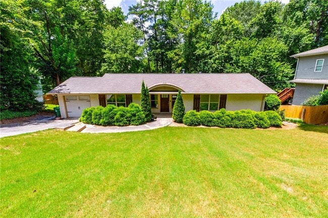 Building Photo - 3014 Skyland Dr NE