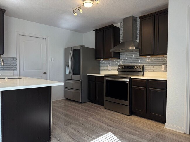 Building Photo - 709 Yearwood Ln