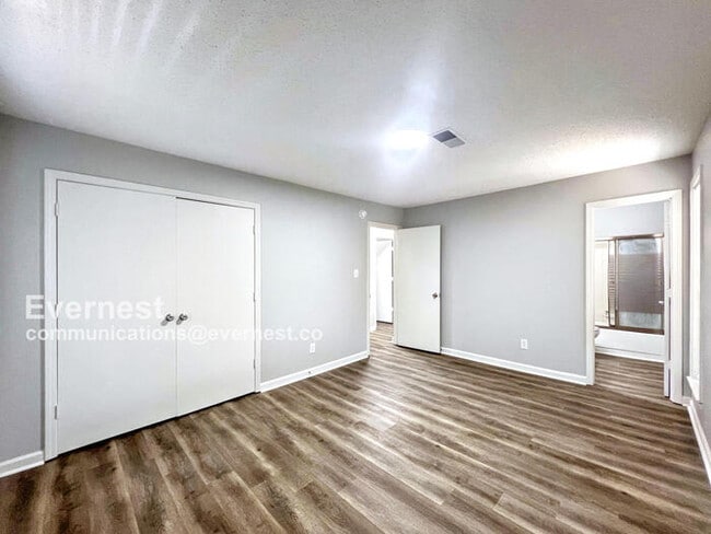 Building Photo - 3830 Kerfield Dr