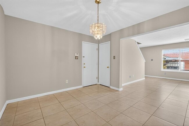 Building Photo - 9123 Belle Glen Dr