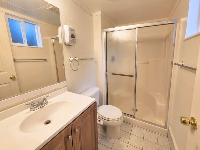 Building Photo - Welcome to your new home in the heart of Juanita!