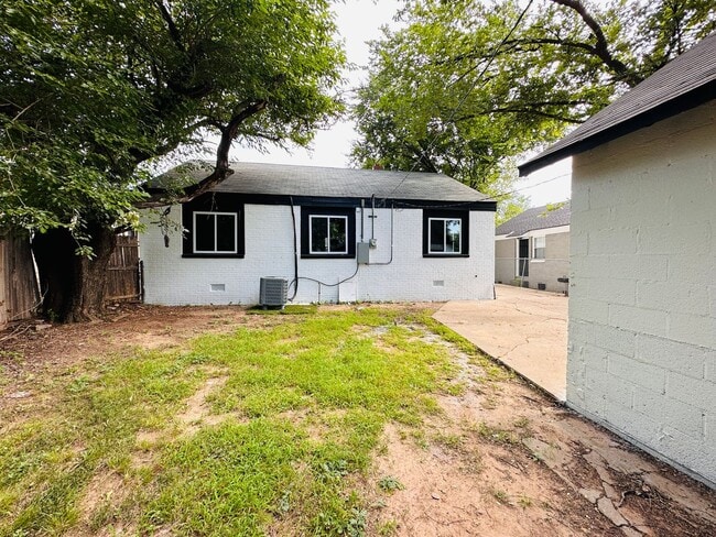 Building Photo - Charming 3 Bed home for lease!