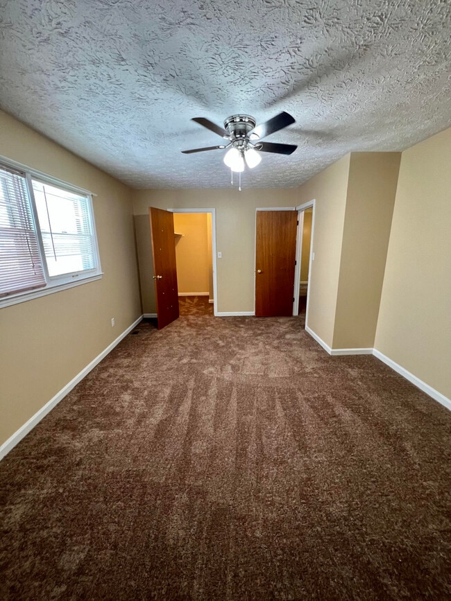 Building Photo - 3327 Wood Valley Ct