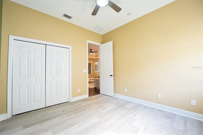 Building Photo - 10513 Palm Cove Ave