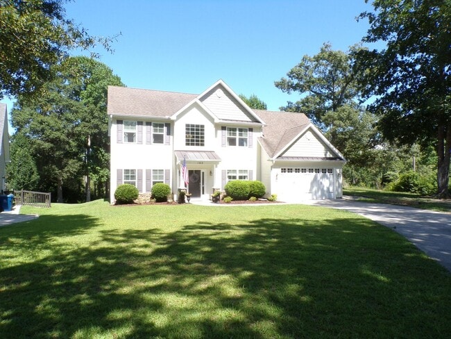 Building Photo - 4 Bedroom 2.5 Bathroom located in Old Mill...