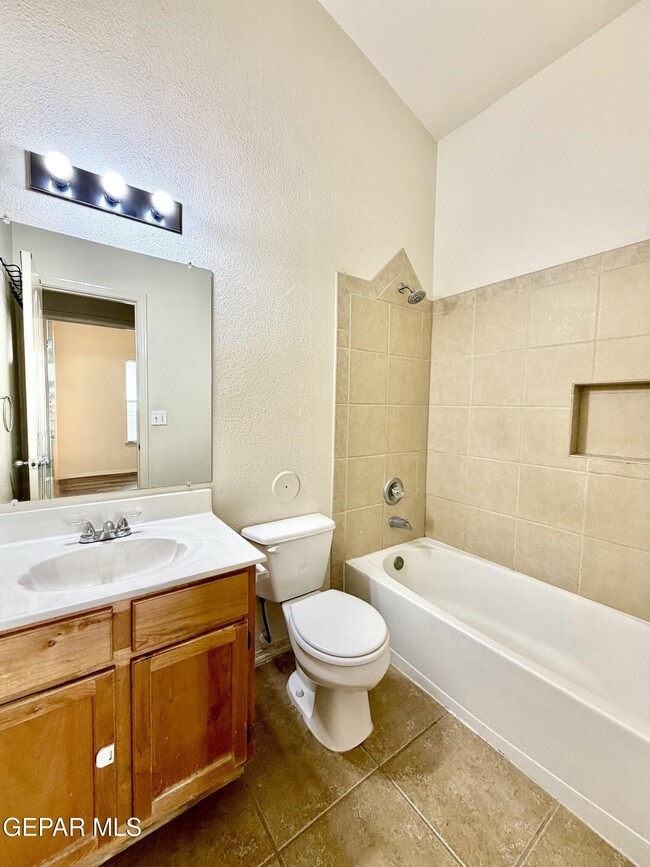 Building Photo - 436 Oakhurst Ln