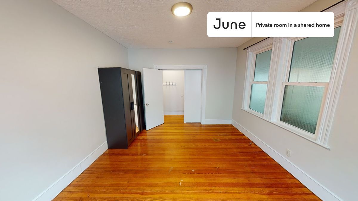 Building Photo - Room in Shared 2 bed/1 bath home