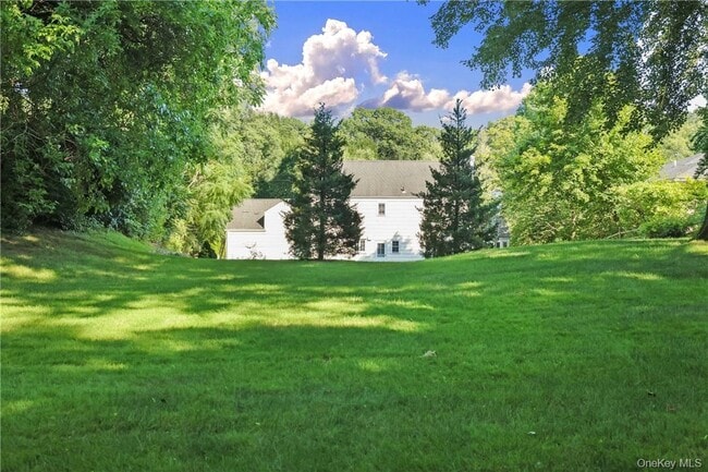 Building Photo - 261 Fox Meadow Rd