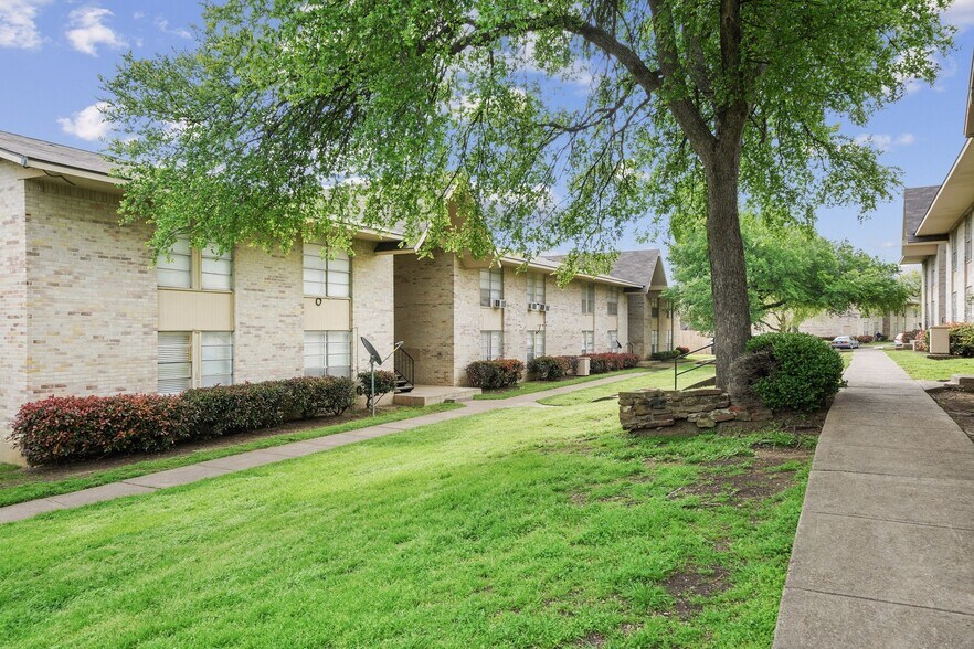 Park Lane Terrace 6864 Larmanda St Dallas TX 75231 Apartment Finder
