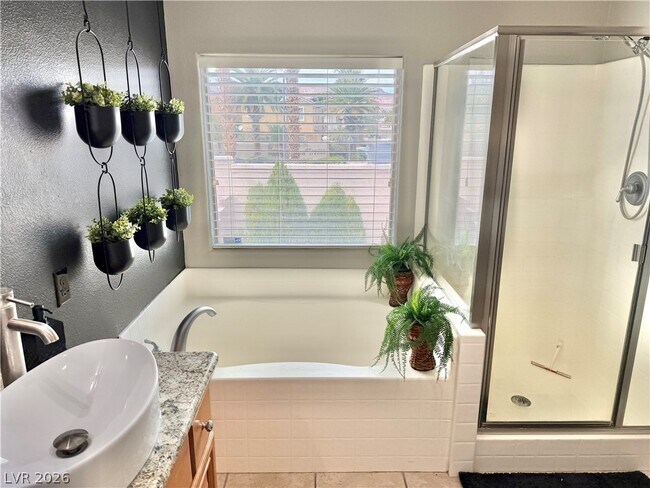 Building Photo - 399 Center Green Dr