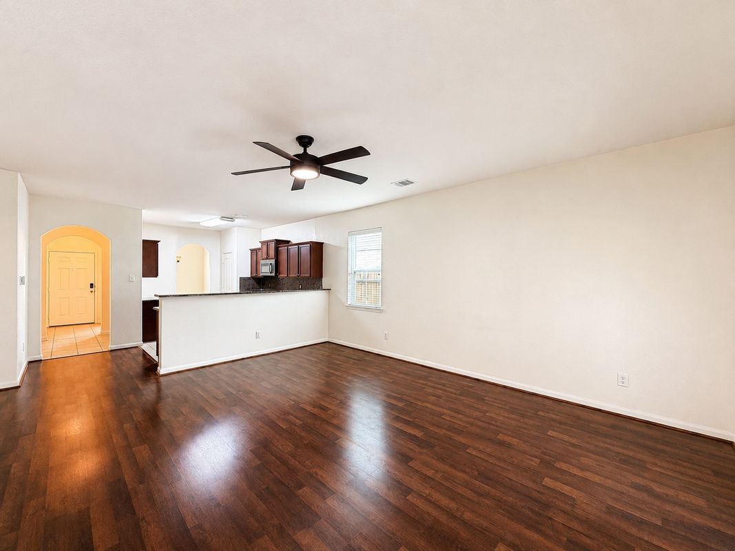 Building Photo - 8739 Leclaire Meadow Dr