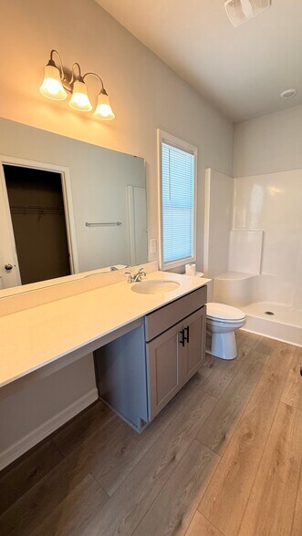 Building Photo - 1456 Donhill Dr